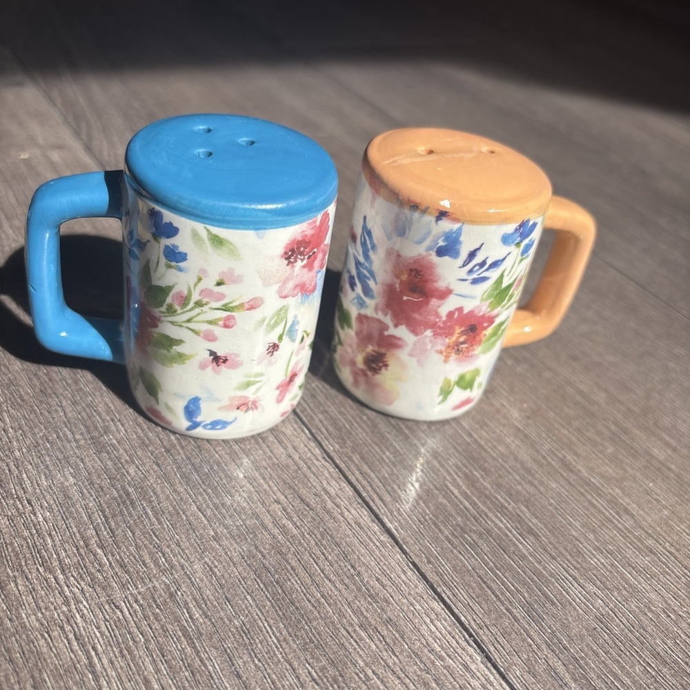 Vintage Stoneware MUGS COFFEE CUPS Salt Pepper Shakers Set Cottage